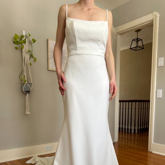NEW Backless Sheath Wedding Dress - Picture 1 of 5